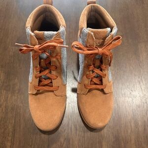 Sorel Women's Evie Ankle Lace Boots Tan Brown and Gray Suede Size 9